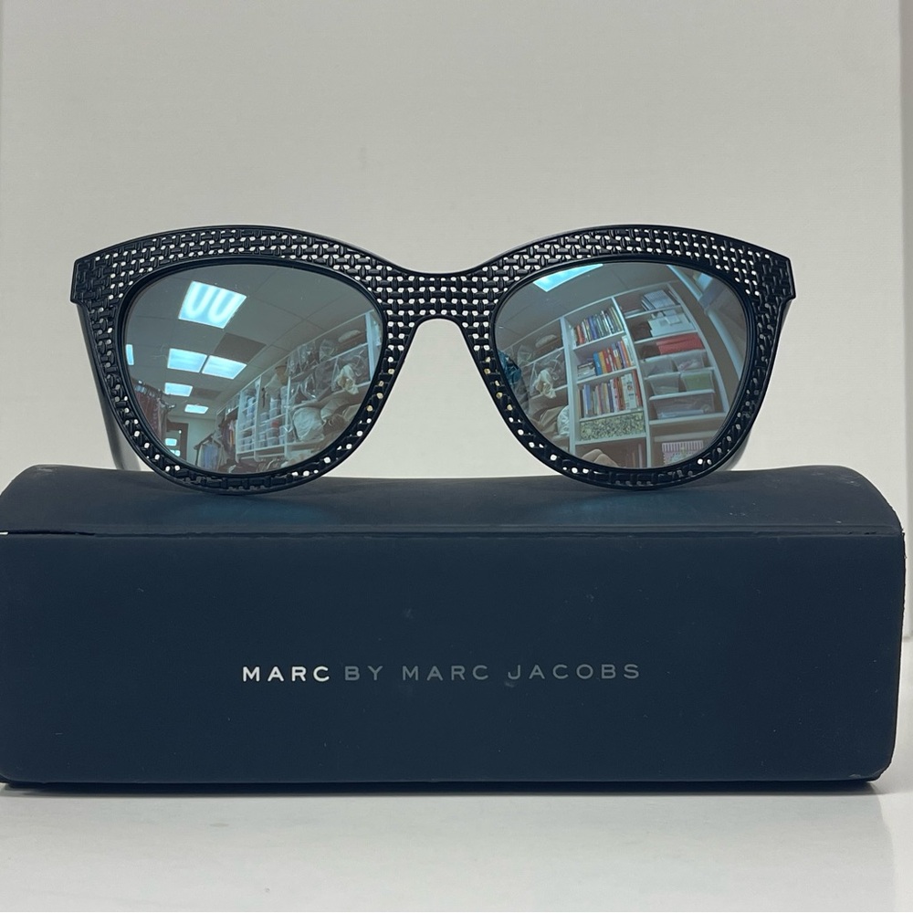 Marc Jacobs Black Oversized Cat-Eye Sunglasses